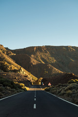 Stra&szlig;e durch den Teide Nationalpark auf Teneriffa