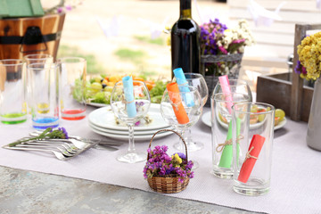 Table setting with flowers
