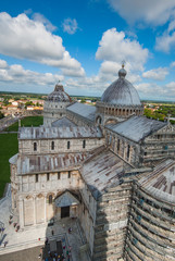 Fototapeta na wymiar Torre pendente, Duomo e Battistero di Pisa, cattedrale