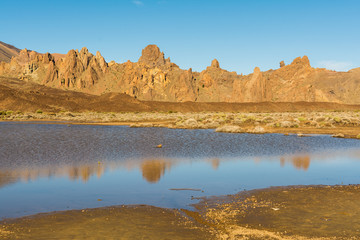 Wasser in der Ucanca-Ebene um Vulkan Teide auf Teneriffa