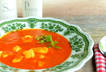 Tomatensuppe mit Eierstich