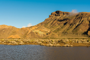 Fototapeta na wymiar Wasser in der Ucanca-Ebene um Vulkan Teide auf Teneriffa