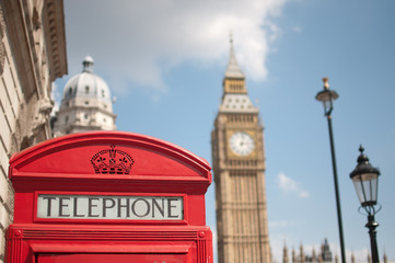 Fototapeta na wymiar London red telephone box