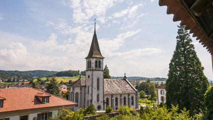 Fototapeta na wymiar Murten, Altstadt, historische Kirche, Stadtmauer, Schweiz