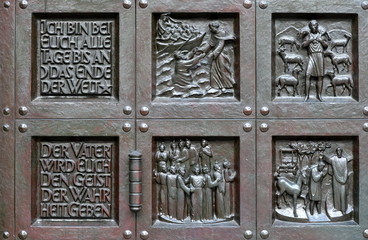 porte sculptée du Grossmünster à zurich