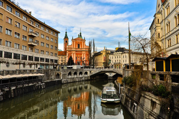 Tromostovje Ljublianica river Church