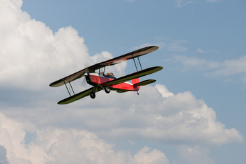 Doppeldecker - Modelldoppeldecker - Flugzeug 