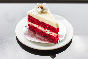 Cheesecake decorated with red currant