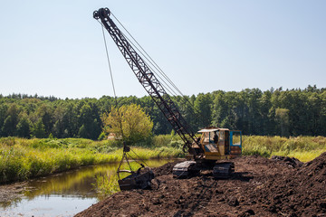 Old dragline