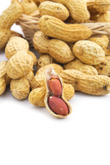 Dried peanuts