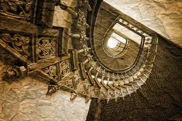 Fototapeta na wymiar Stare klasyczne schody w stylu retro