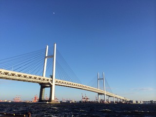 Fototapeta na wymiar Yokohama bay bridge