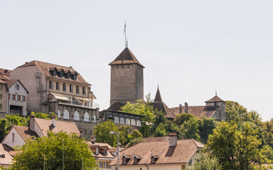 Fototapeta na wymiar Murten, Altstadt, historisches Schloss, See, Sommer, Schweiz