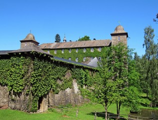 Fototapeta na wymiar Burg Schnellenberg