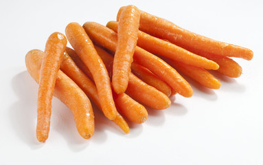 fresh wet carote isolated on whitte background