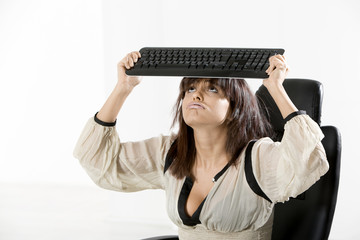 junge Frau im Büro, Studio