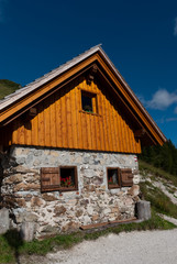 Fototapeta na wymiar Cottage in the Alps