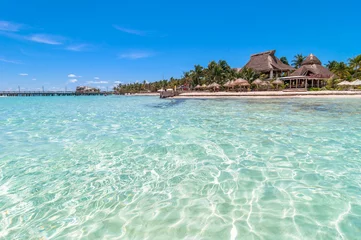 Meubelstickers tropische zee en strand in Isla Mujeres, Mexico © eddygaleotti