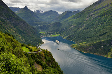 Norwegia, widok na Geiranger Fiord