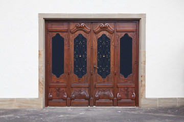alten geschnitzten Türen