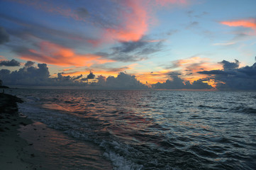 Fototapeta premium Early morning sunrise over Miami Beach skyline