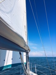 In barca in una giornata di sole