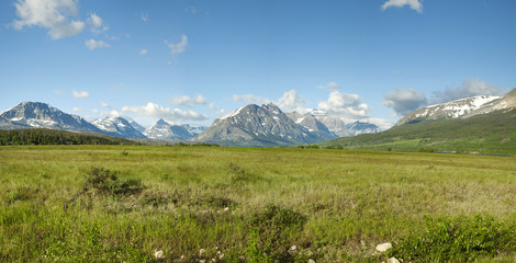 Fototapeta premium East entrance panorama of Glacier National Park