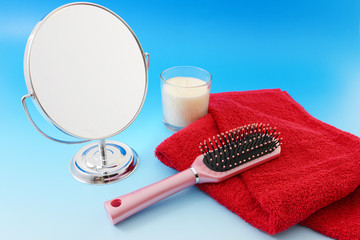 ヘアブラシと手鏡