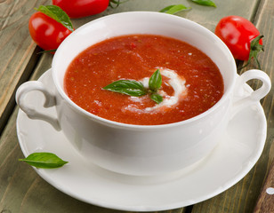 Fresh tomato soup