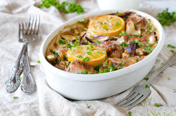 Rabbit baked with cream and lemon