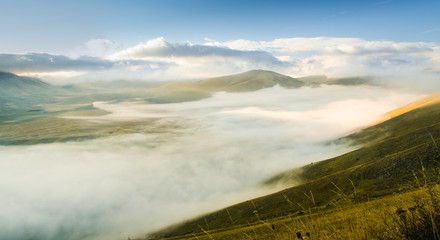 Piana con la nebbia