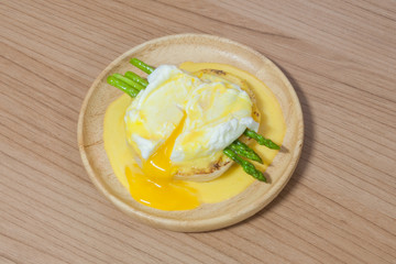 Eggs Benedict