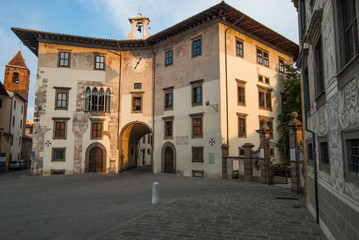 Torre del Conte Ugolino, facciata palazzo, Pisa