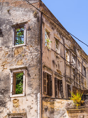 Fototapeta na wymiar Ruined building in Kerkyra
