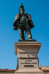 Piazza Vittorio Emanuele II, Monumento statua, Pisa