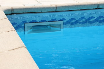 Fototapeta na wymiar Skimmer de piscine