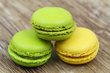 Pistachio and lemon macaroons, close up