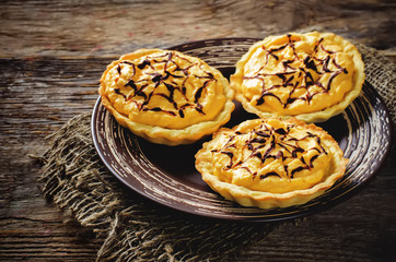 tartlets with pumpkin cream for Halloween for kids