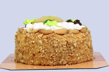 Cake with cashew nut