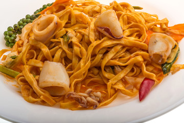 Fried noodles with calamari