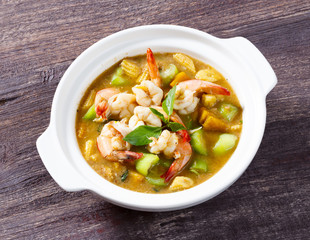Thai spicy mixed vegetable soup with prawn