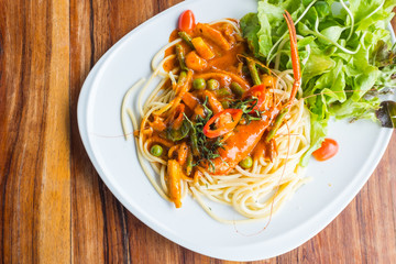 spaghetti with prawn panag sauce