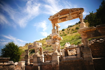 トラヤヌスの泉 エフェソス遺跡