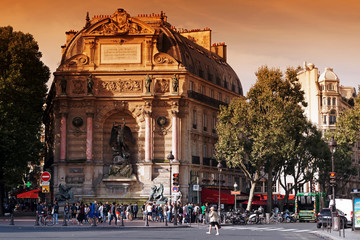 Fototapeta premium Paris, fontaine Saint Michel