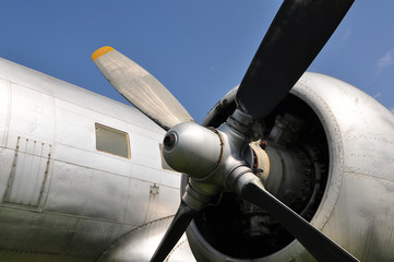 propeller IL 14 airplane