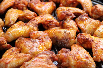 leckere Hähnchenflügel