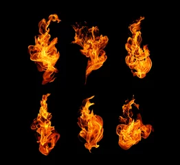 Cercles muraux Flamme Collection de flammes de feu isolée sur fond noir