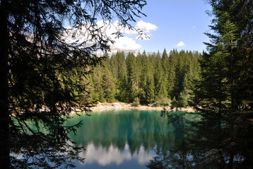 Obraz premium Caumasee (Lag la Cauma) bei Flims in der Schweiz