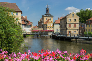 Fototapeta na wymiar Bamberg Blick auf das Brückenrathaus 