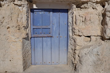 vieille porte bleue en bois